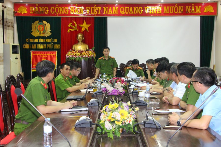  Toàn cảnh buổi làm việc tại Nghệ An.