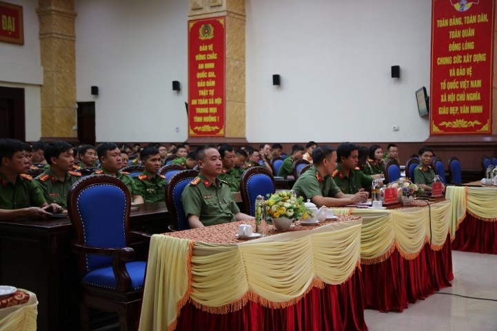 Các đại biểu tham dự hội nghị