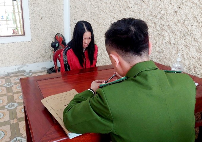 Công an huyện Diễn Châu lấy lời khai đối tượng Hồ Thị Hà