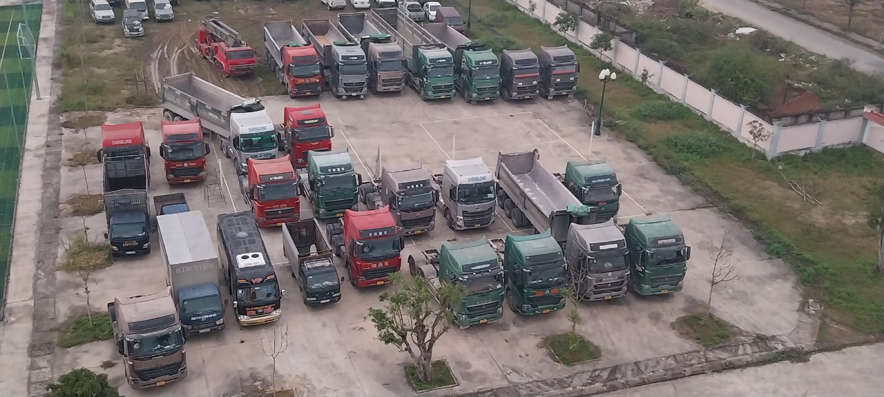 Hiện Cơ quan chức năng đang tạm giữ 30 xe ô tô liên quan