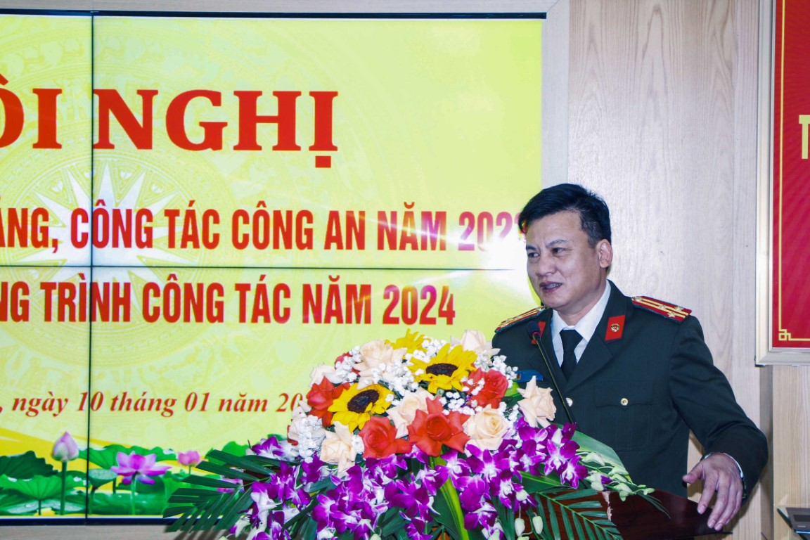 Đồng chí Thượng tá Phạm Vũ Cường – Trưởng phòng Tham mưu phát biểu tại hội nghị