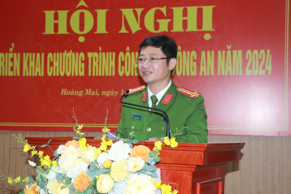 Đồng chí Đại tá Trần Ngọc Tuấn, Phó Giám đốc Công an tỉnh phát biểu tại Hội nghị