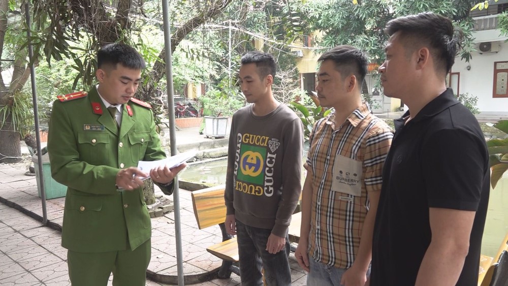 Các đối tượng trong đường dây đánh bạc bị bắt giữ