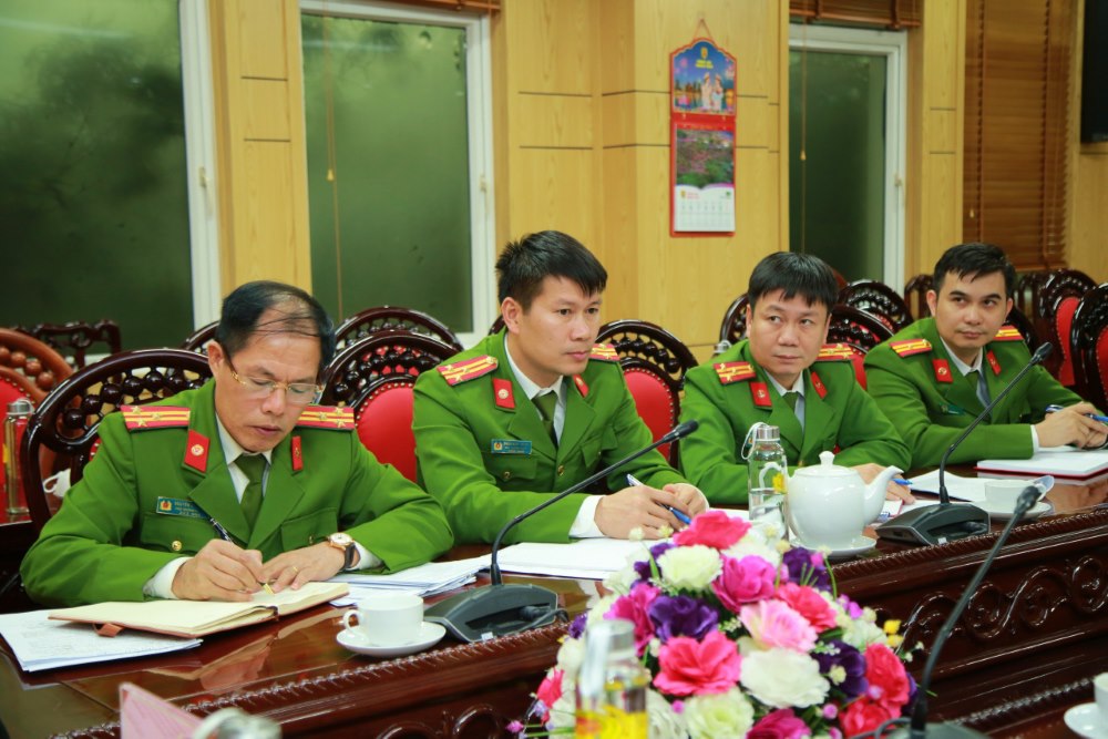 Lãnh đạo, chỉ huy Phòng CSĐTTP về tham nhũng, kinh tế, buôn lậu, môi trường tại buổi làm việc