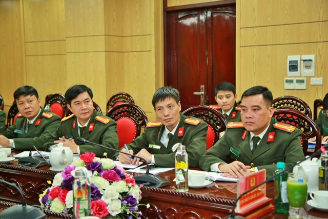 Lãnh đạo, chỉ huy, cán bộ cốt cán Phòng An ninh chính trị nội bộ tại buổi làm việc