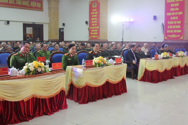 Các đại biểu dự buổi gặp mặt 