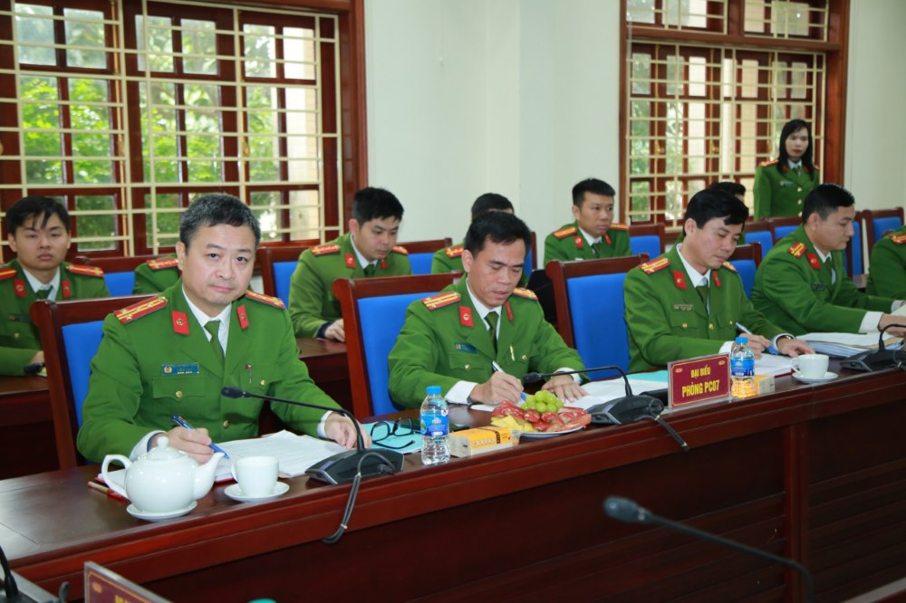  Lãnh đạo, chỉ huy Phòng Cảnh sát PCCC&CNCH tại buổi làm việc