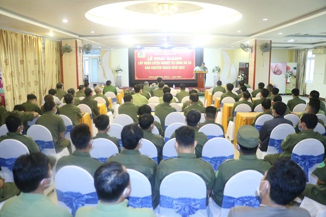 Công an Nghệ An luôn chú trọng, tăng cường bồi dưỡng, nâng cao năng lực, nghiệp vụ cho lực lượng Công an xã bán chuyên trách