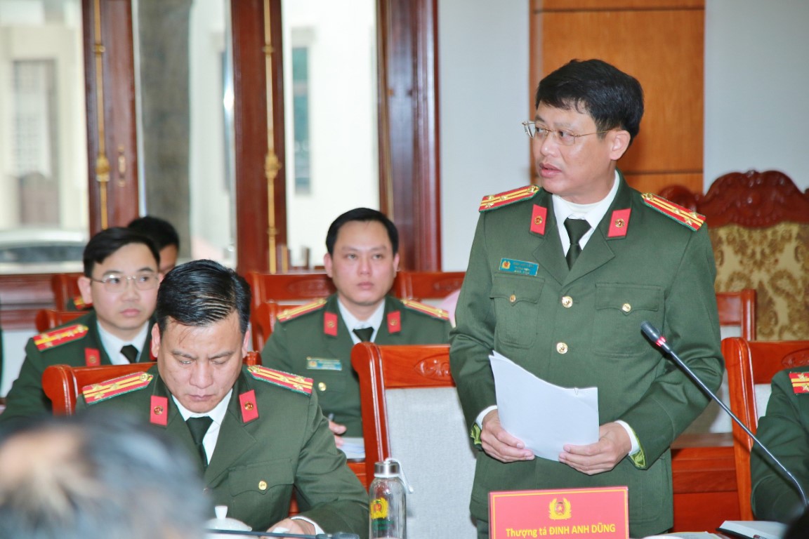 Đại diện Lãnh đạo các Phòng chức năng phát biểu tại hội nghị
