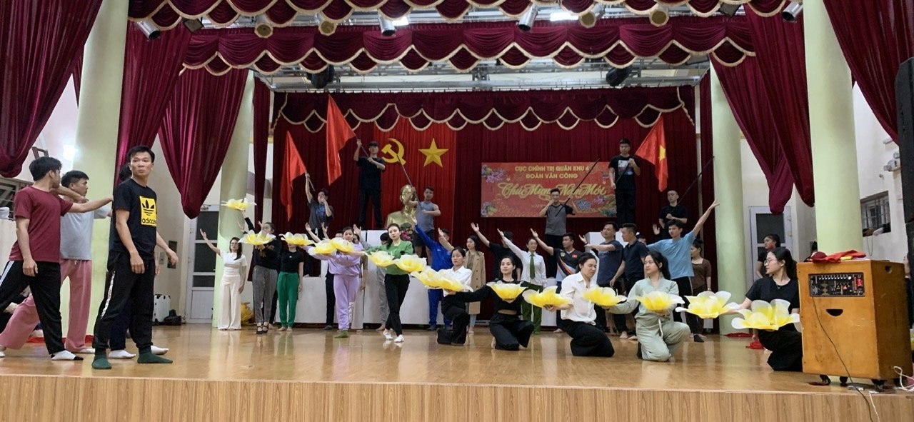 Chương trình nghệ thuật “Xứng danh đơn vị anh hùng” được chuẩn bị chu đáo, kỹ lưỡng và đầu tư công phu