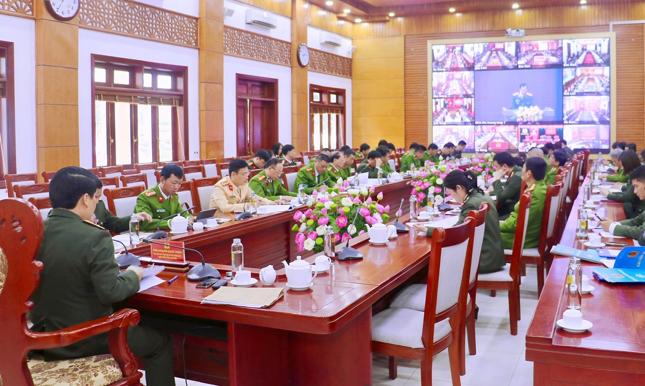 Tại điểm cầu Công an Nghệ An
