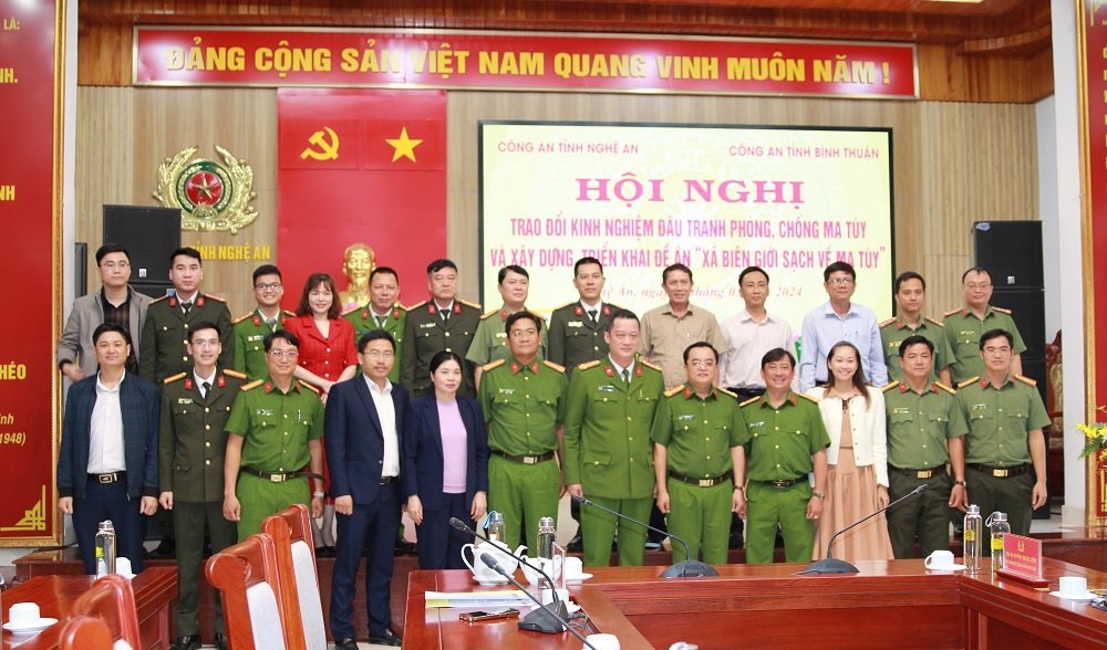 Tại buổi làm việc
