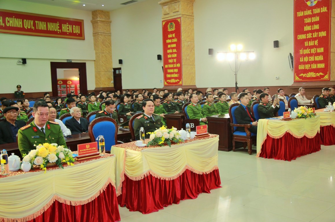 Các đại biểu dự lễ