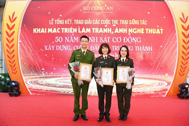 Công an tỉnh Nghệ An xuất sắc được 01 giải A cuộc thi ảnh nghệ thuật, 03 giải B cuộc thi viết.