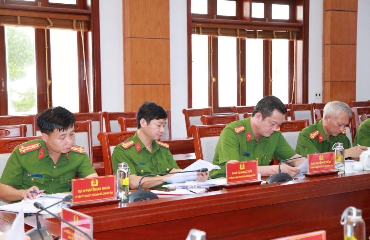 Các đại biểu dự Hội nghị