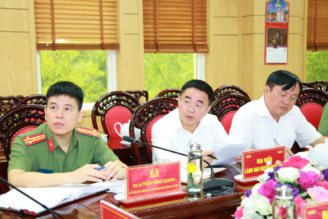 Các đại biểu dự hội nghị 