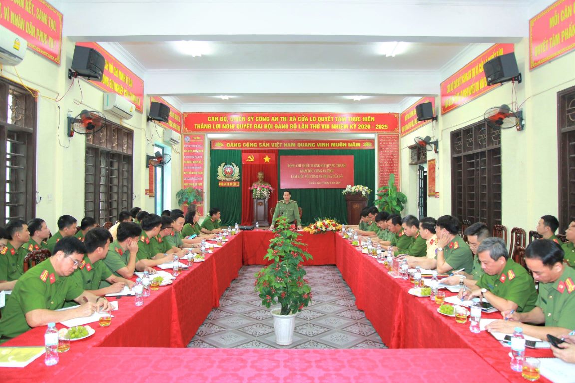 Toàn cảnh buổi làm việc