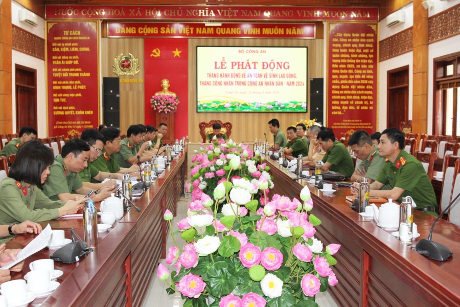 Tại điểm cầu Công an tỉnh Nghệ An