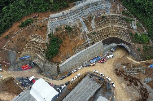 Hầm Thần Vũ có tổng chiều dài 1,13km xuyên qua núi Thần Vũ (ảnh tư liệu mô tả)