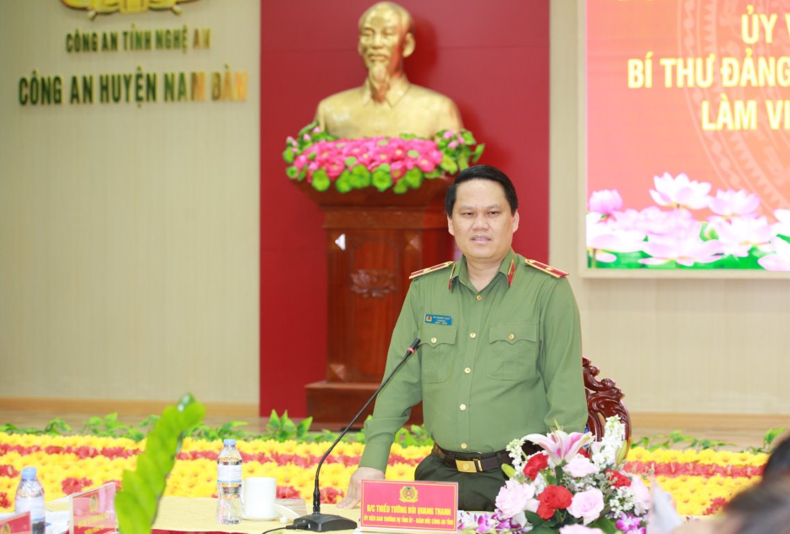 Đồng chí Thiếu tướng Bùi Quang Thanh, Ủy viên Ban Thường vụ Tỉnh ủy, Bí thư Đảng ủy, Giám đốc Công an tỉnh phát biểu chỉ đạo tại buổi làm việc