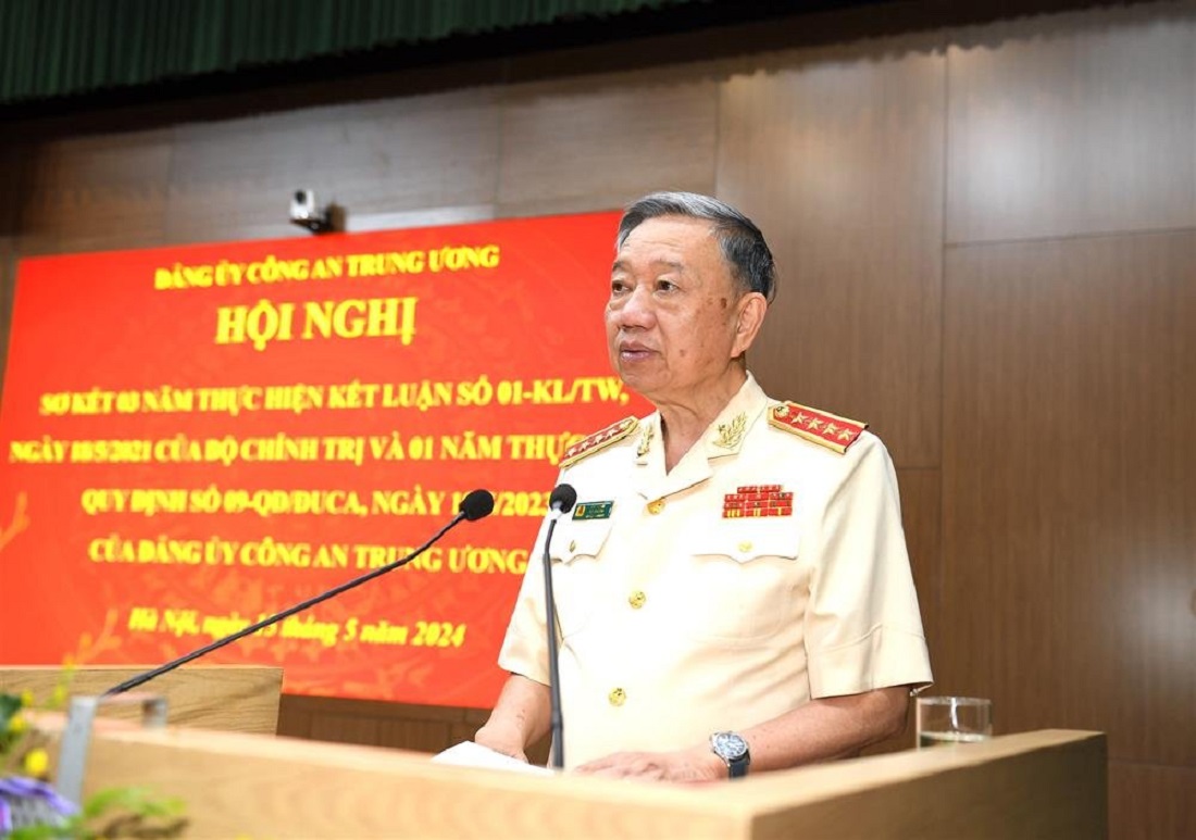 Đồng chí Đại tướng Tô Lâm, Ủy viên Bộ Chính trị, Bí thư Đảng ủy Công an Trung ương, Bộ trưởng Bộ Công an phát biểu chỉ đạo tại Hội nghị
