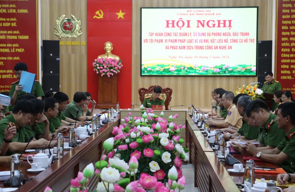 Toàn cảnh hội nghị