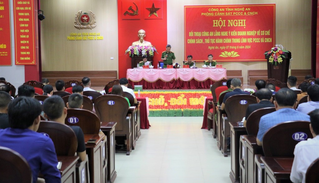 Hội nghị đối thoại Công an lắng nghe ý kiến doanh nghiệp