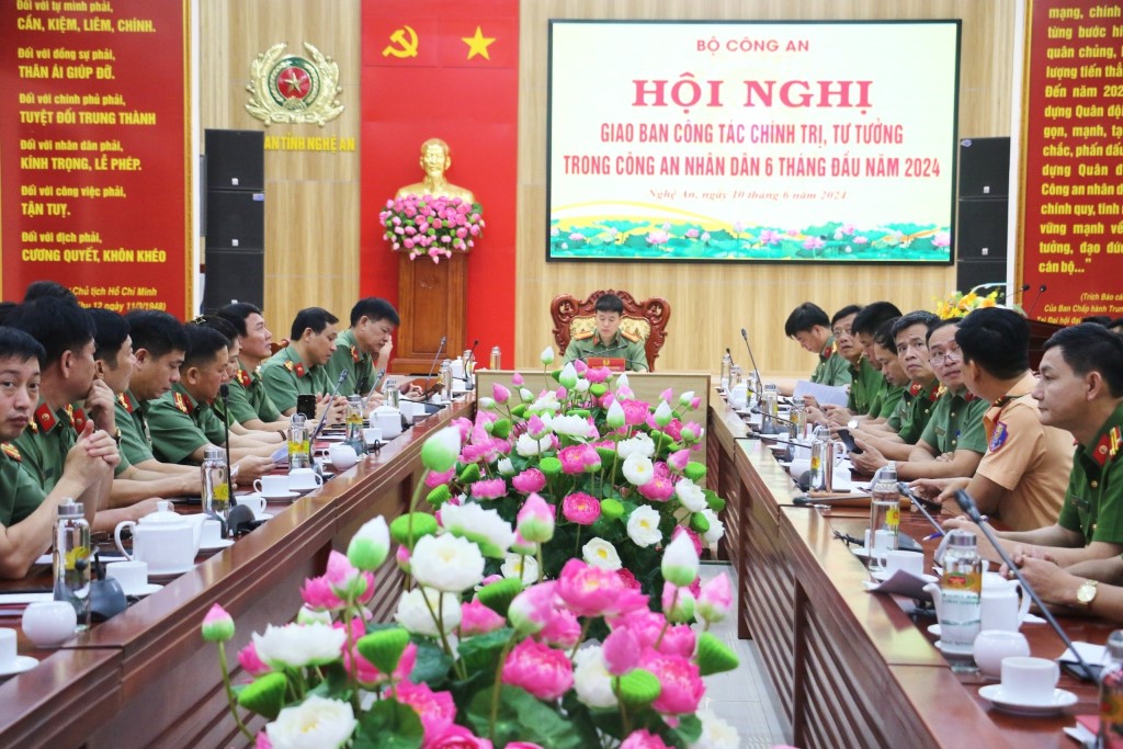 Tại điểm cầu Công an tỉnh Nghệ An