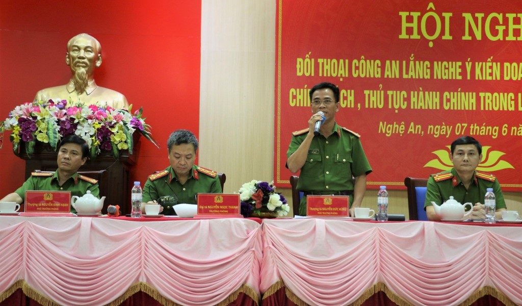 Đại diện Lãnh đạo Phòng Cảnh sát PCCC&CNCH phụ trách từng lĩnh vực đã tiếp thu các ý kiến và trao đổi, giải đáp trong phạm vi chức năng, nhiệm vụ thuộc thẩm quyền  