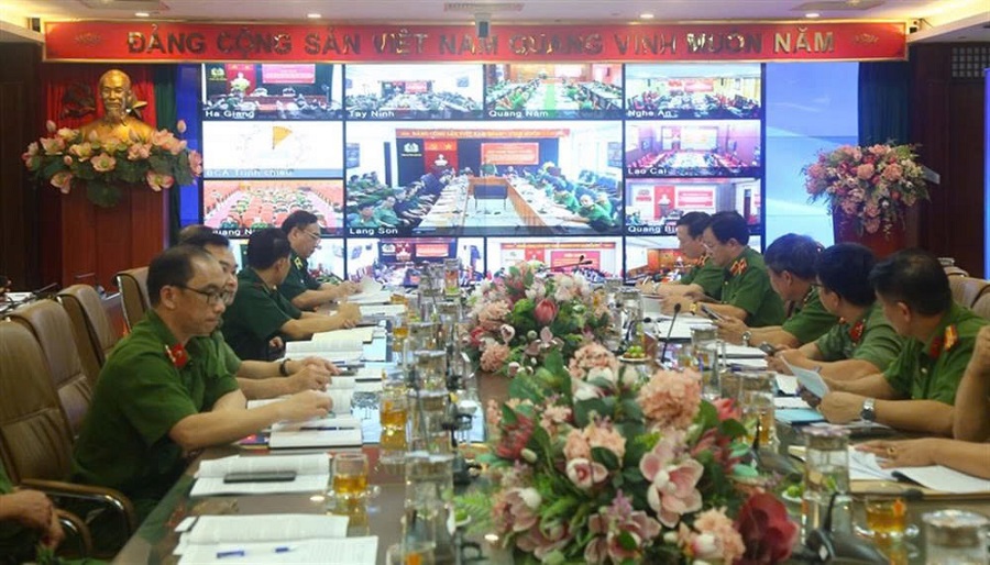 Toàn cảnh hội nghị tại hội trường Bộ Công an, kết nối trực tuyến tới 25 điểm cầu của Công an các địa phương có tuyến biên giới.