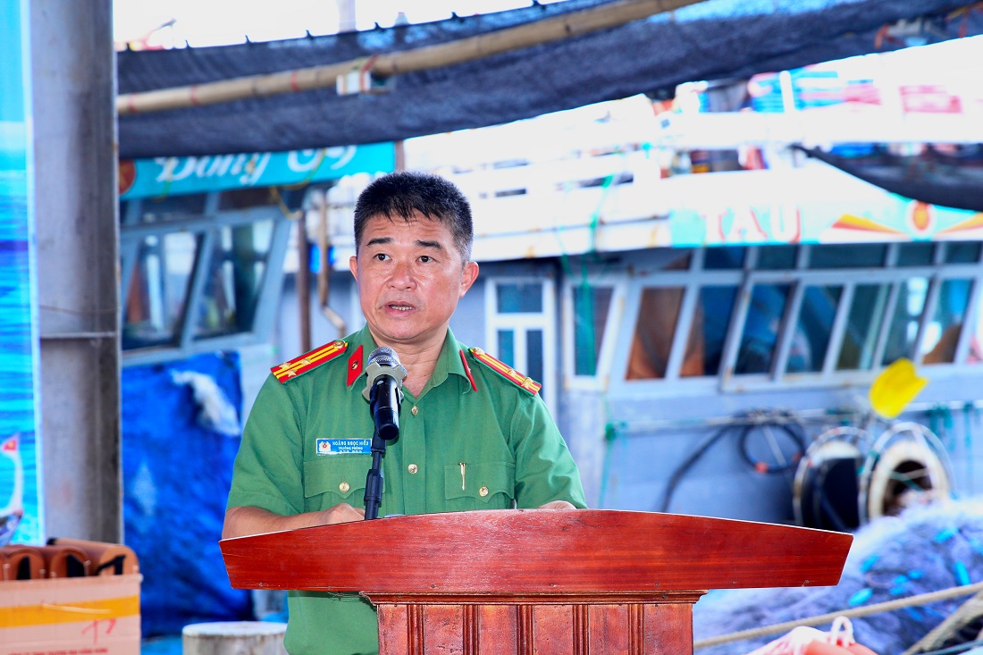 Lãnh đạo Phòng An ninh kinh tế phát biểu tại buổi Lễ