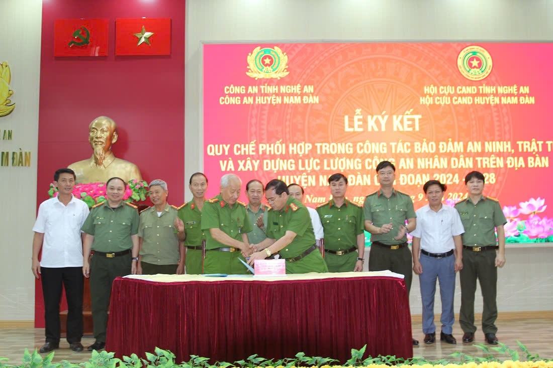 Lãnh đạo 02 đơn vị ký kết quy chế phối hợp