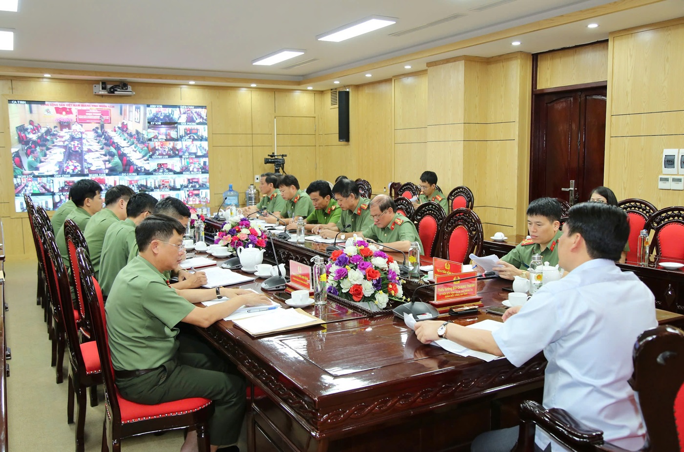 Hội nghị được tổ chức trực tuyến từ điểm cầu Công an tỉnh đến Công an các đơn vị, địa phương