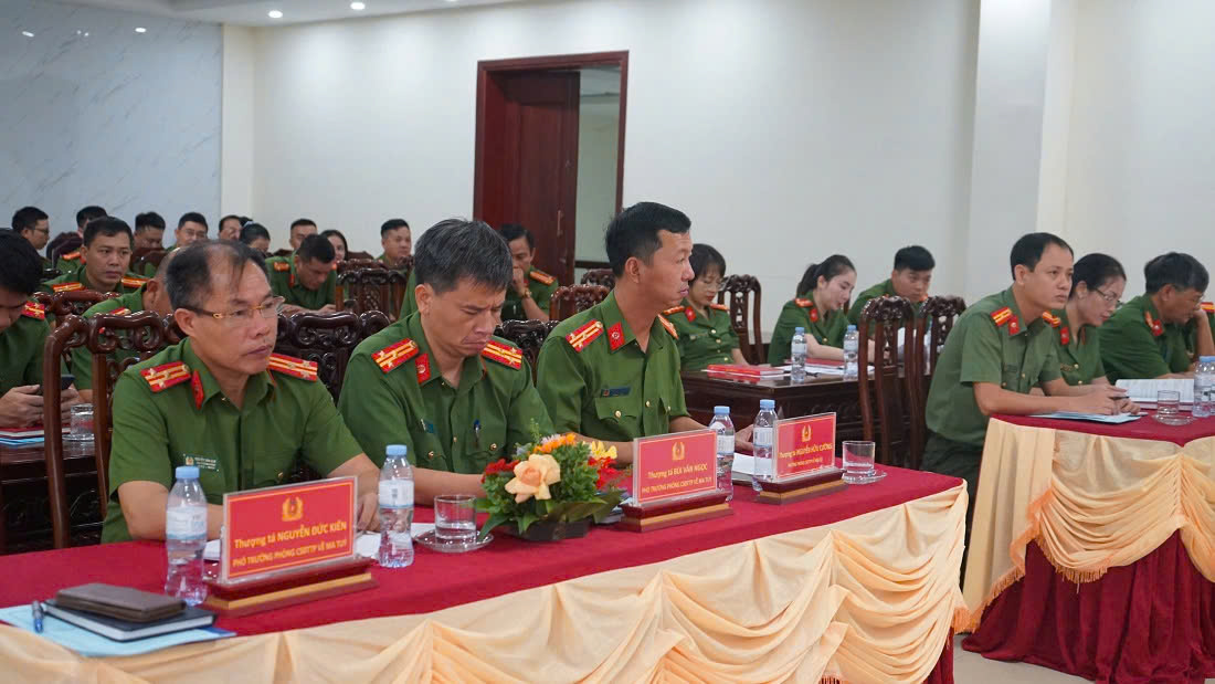 Các đại biểu tham dự
