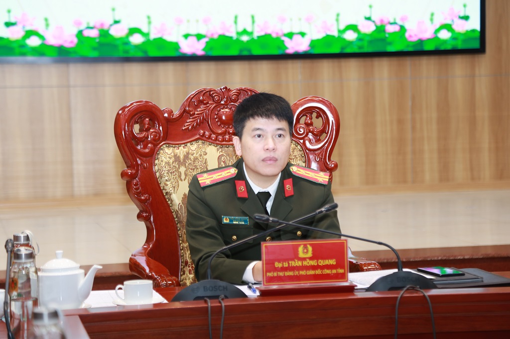 Đồng chí Đại tá Trần Hồng Quang - Phó Bí thư Đảng ủy, Phó Giám đốc Công an tỉnh chủ trì Hội nghị tại điểm cầu Công an Nghệ An