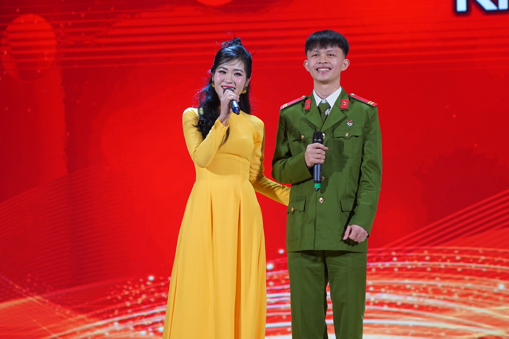 Chương trình nghệ thuật với sự tham gia sôi nổi của khám giả đã để lại nhiều ấn tượng