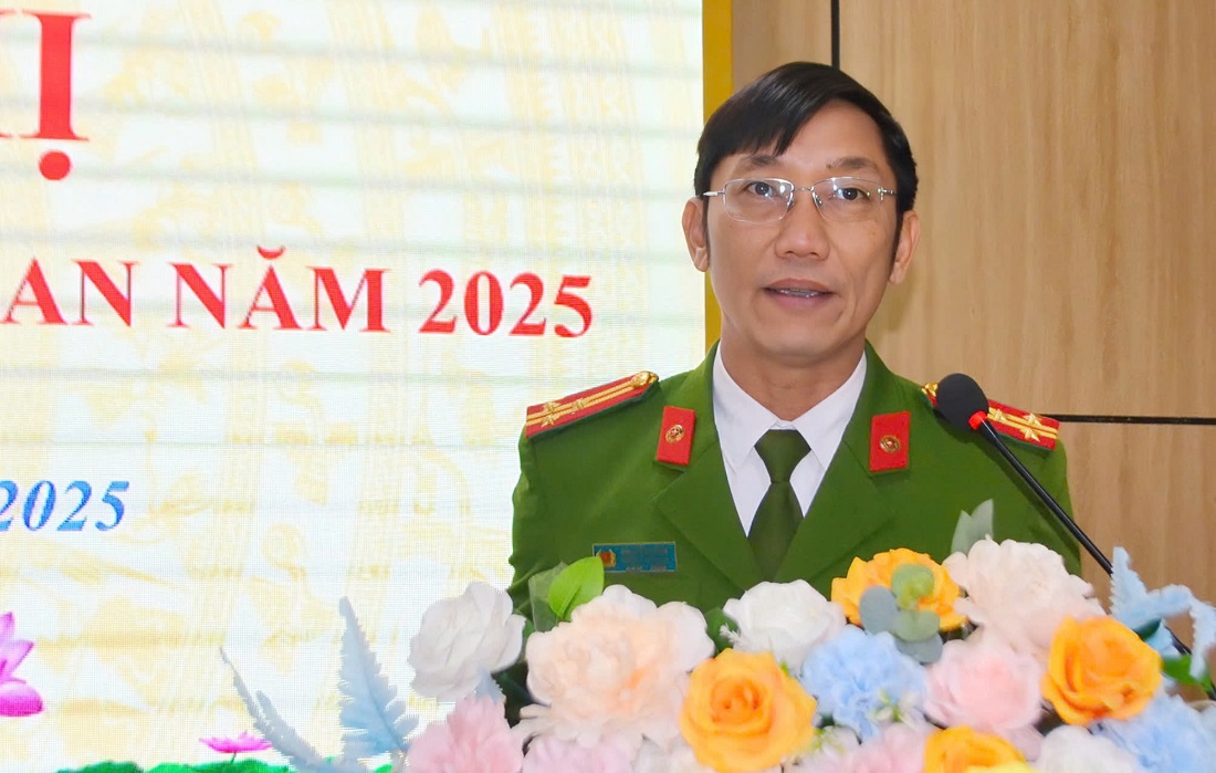 Đồng chí Thượng tá Đậu Đồng Bằng – Trưởng Công an huyện phát biểu tại Hội nghị