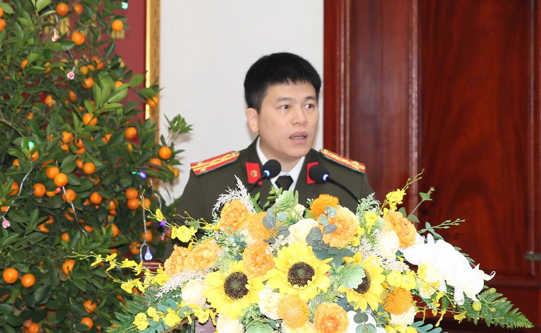 Đồng chí Đại tá Trần Hồng Quang, Phó Giám đốc Công an tỉnh ghi nhận, biểu dương những thành tích nổi bật trong năm 2024; đồng thời yêu cầu thời gian tới, các tổ chức Đoàn - Hội tiếp tục thực hiện hiệu quả các nhiệm vụ trọng tâm; tăng cường công tác tham mưu trong các lĩnh vực công tác