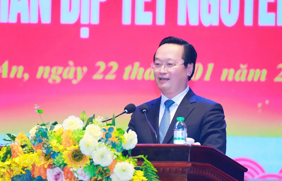 Đồng chí Nguyễn Đức Trung, Bí thư Tỉnh ủy phát biểu, chúc Tết lãnh đạo, cán bộ, chiến sỹ Công an Nghệ An
