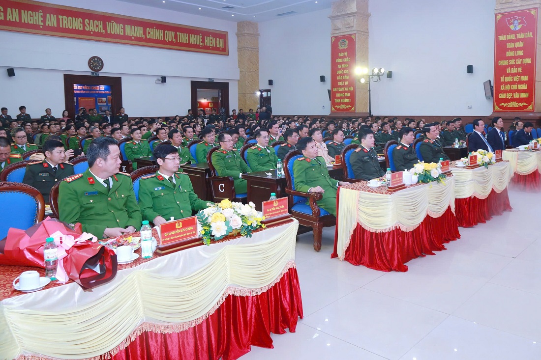 Các đại biểu tham dự buổi gặp mặt