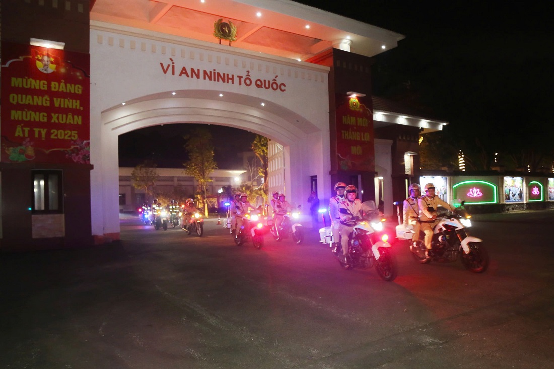 Các lực lượng ra quân thực hiện nhiệm vụ bảo đảm ANTT xuyên đêm, xuyên lễ, xuyên Tết