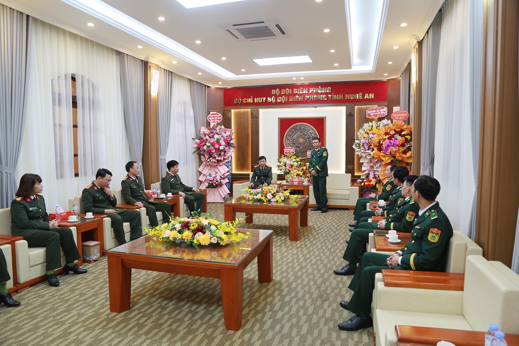 Đồng chí Đại tá Dương Hồng Hải - Phó Chỉ huy trưởng Bộ đội Biên phòng tỉnh cảm ơn tình cảm của lực lượng Công an dành cho lực lượng Biên phòng