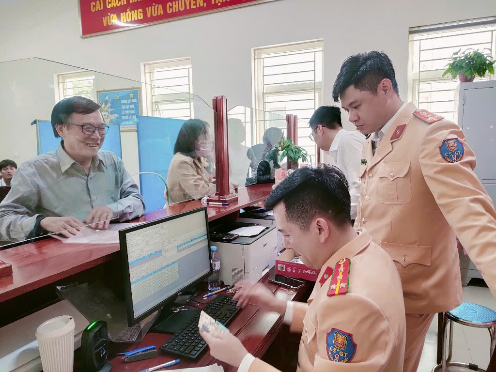 Công an tỉnh Nghệ An tăng cường lực lượng túc trực tại điểm tiếp công dân