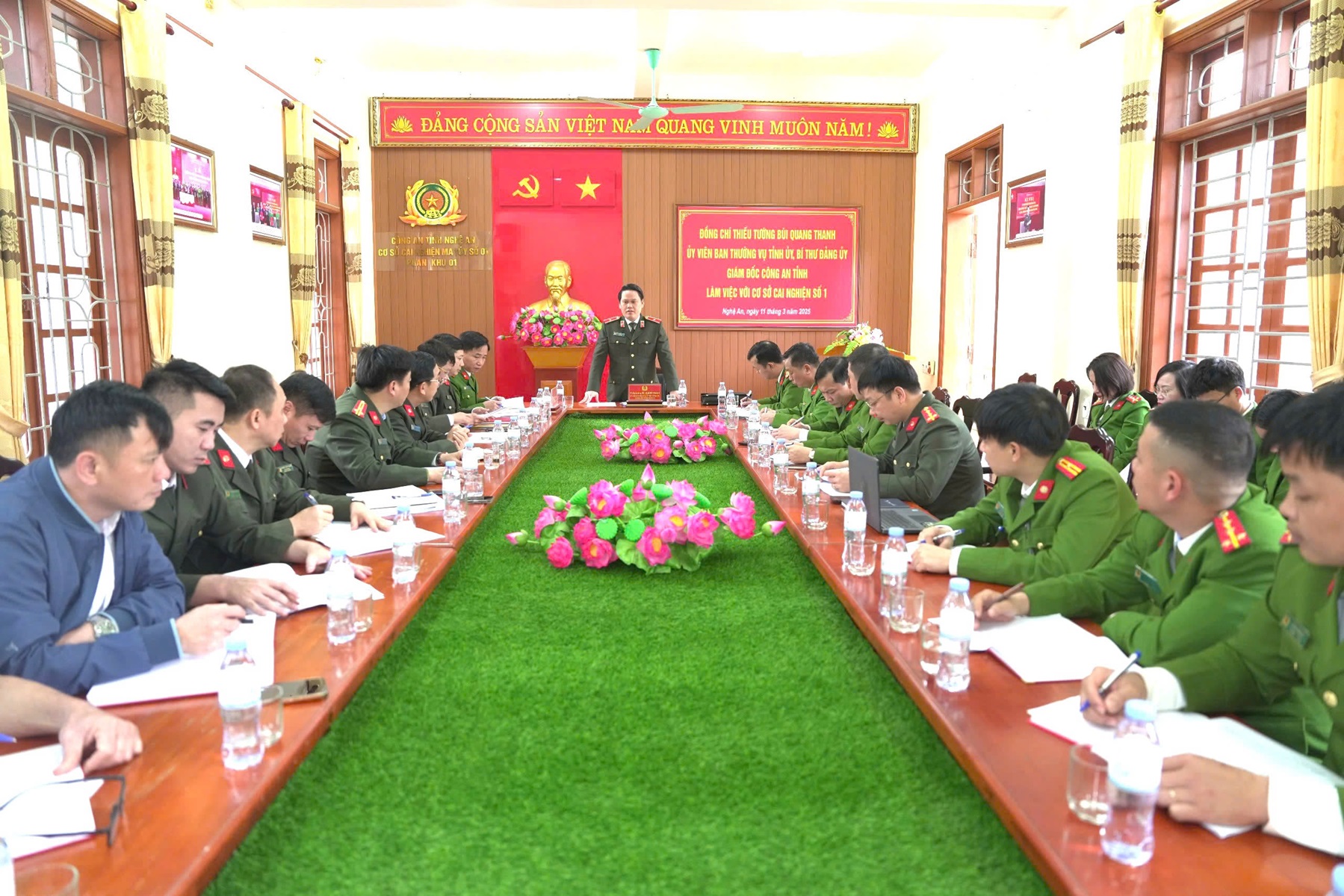 Đồng chí Thiếu tướng Bùi Quang Thanh, Ủy viên Ban Thường vụ Tỉnh ủy, Bí thư Đảng ủy, Giám đốc Công an tỉnh làm việc tại Cơ sở cai nghiện số 1 