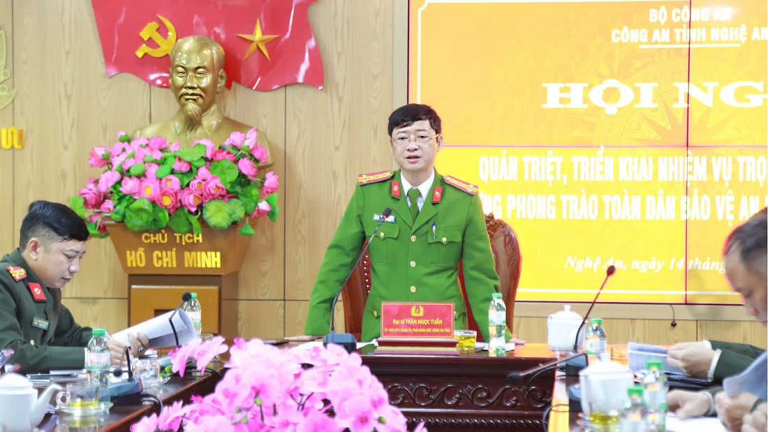 Đồng chí Đại tá Trần Ngọc Tuấn, Phó Giám đốc Công an tỉnh phát biểu chỉ đạo tại Hội nghị