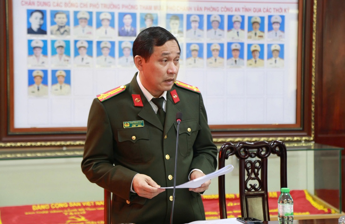 Đại diện Lãnh đạo Phòng Tham mưu thông qua dự thảo Kế hoạch công tác xây dựng phong trào toàn dân bảo vệ ANTQ năm 2025