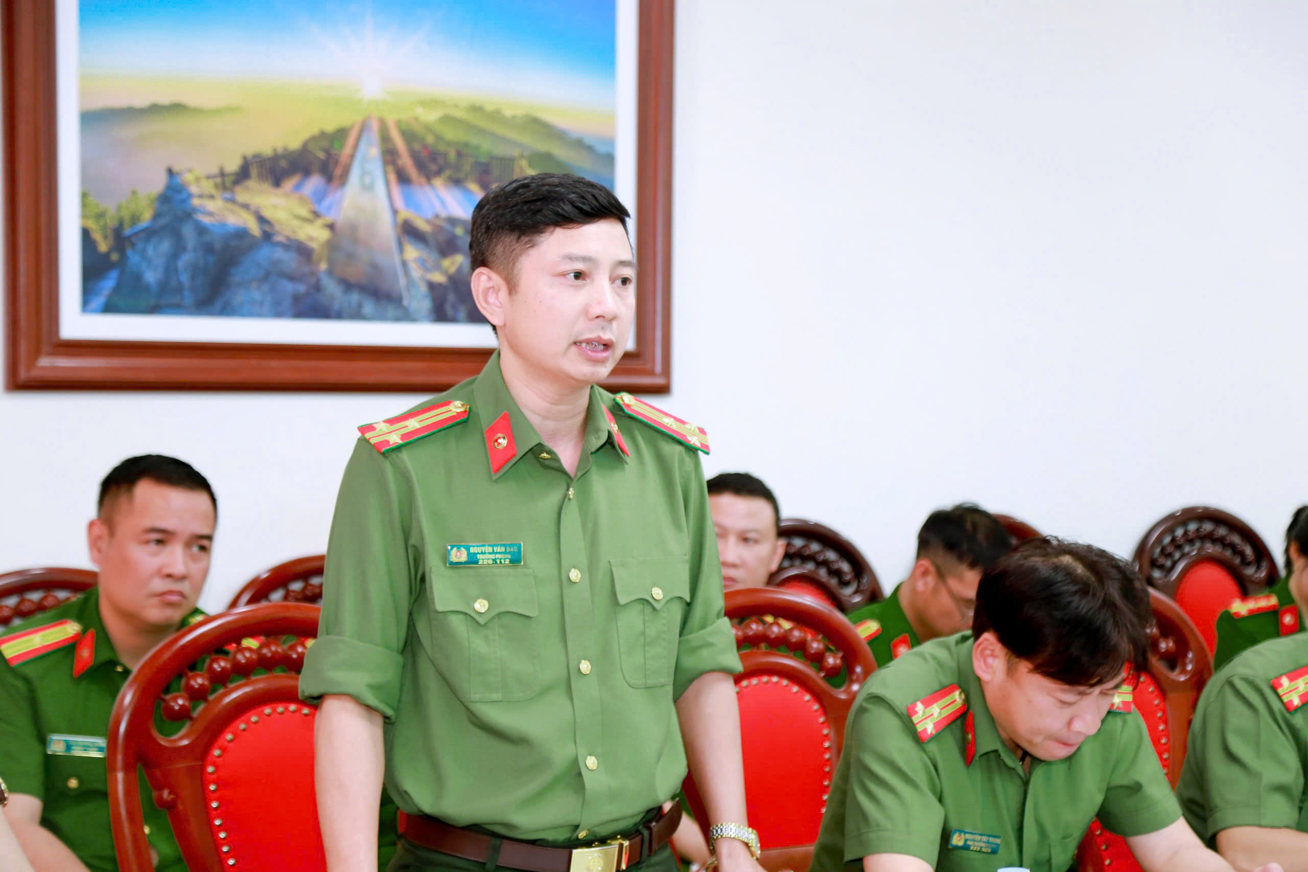 Đại diện Lãnh đạo các phòng chức năng Công an tỉnh phát biểu