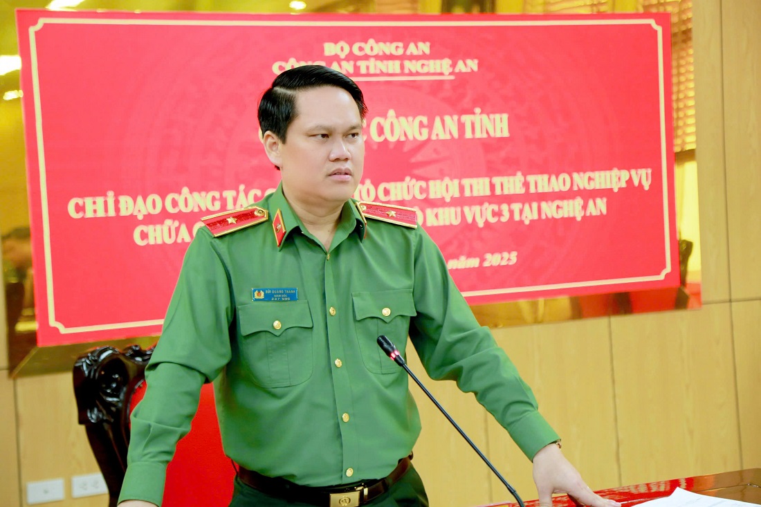 Đồng chí Thiếu tướng Bùi Quang Thanh, Ủy viên Ban Thường vụ Tỉnh ủy, Bí thư Đảng ủy, Giám đốc Công an tỉnh phát biểu chỉ đạo tại buổi làm việc