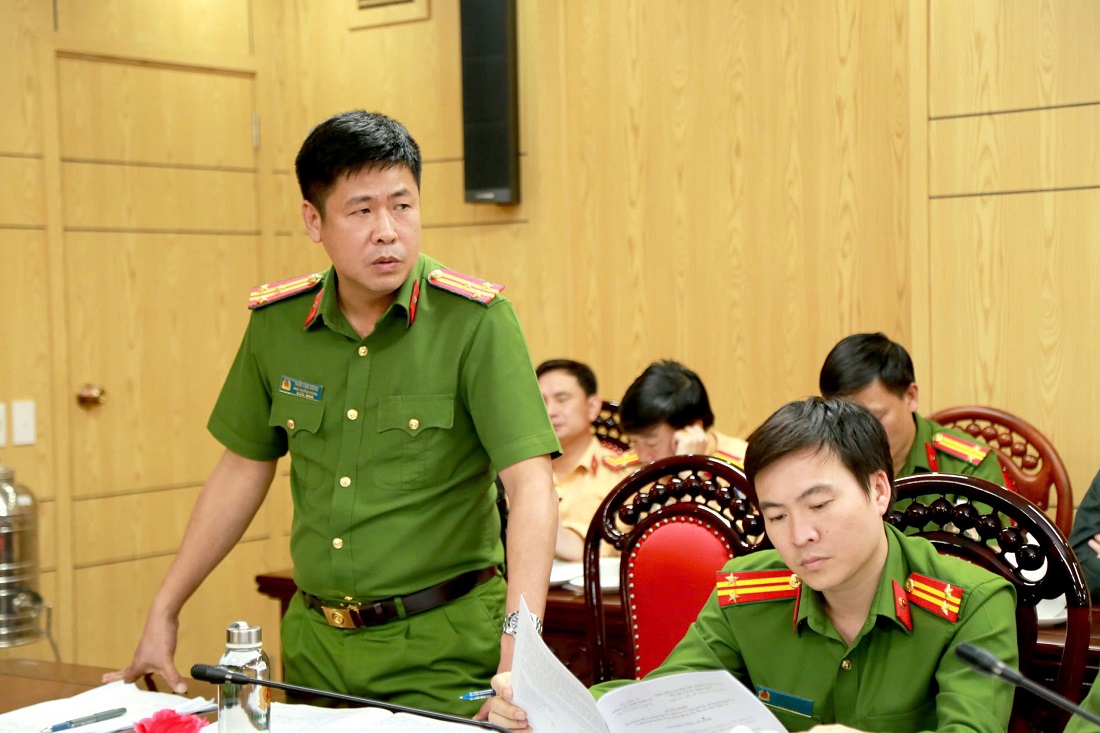 Đại diện Lãnh đạo các phòng chức năng Công an tỉnh phát biểu