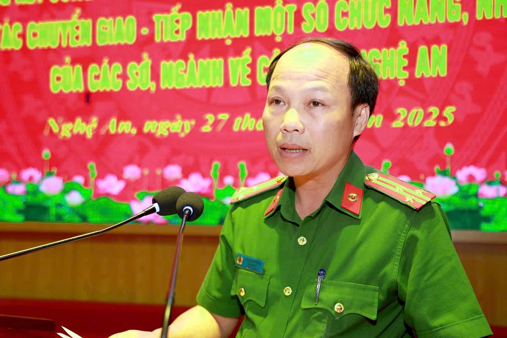 Đại diện Lãnh đạo các phòng chức năng tham luận tại Hội nghị